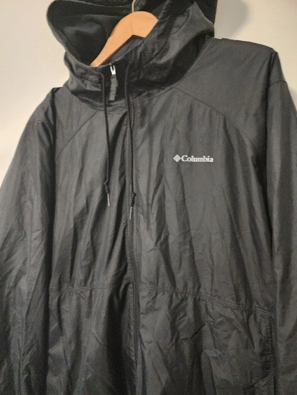 Columbia Men's Black Hooded Rain Shell Jacket